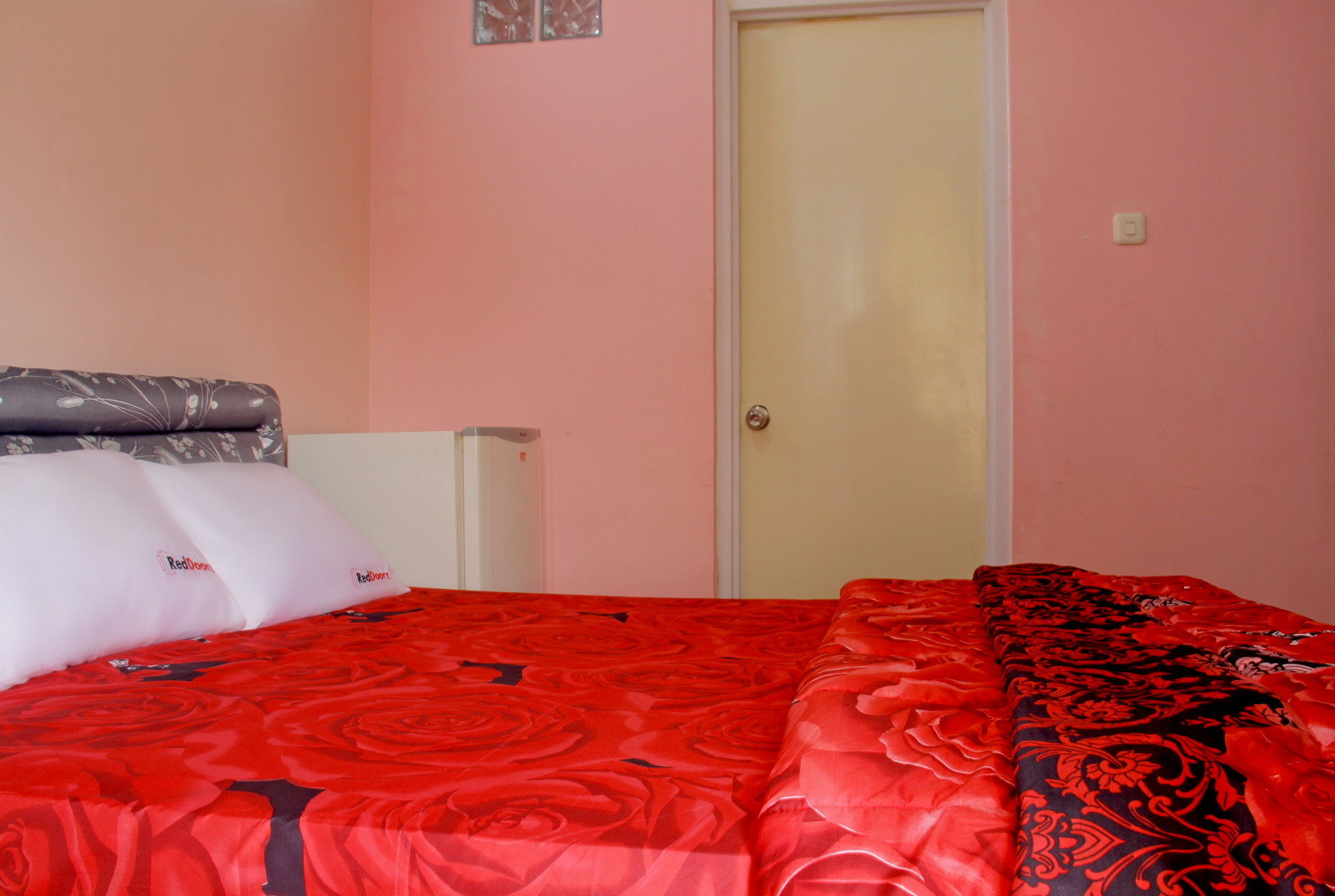 מלון בנדונג Reddoorz Near Hyperpoint Pasteur מראה חיצוני תמונה
